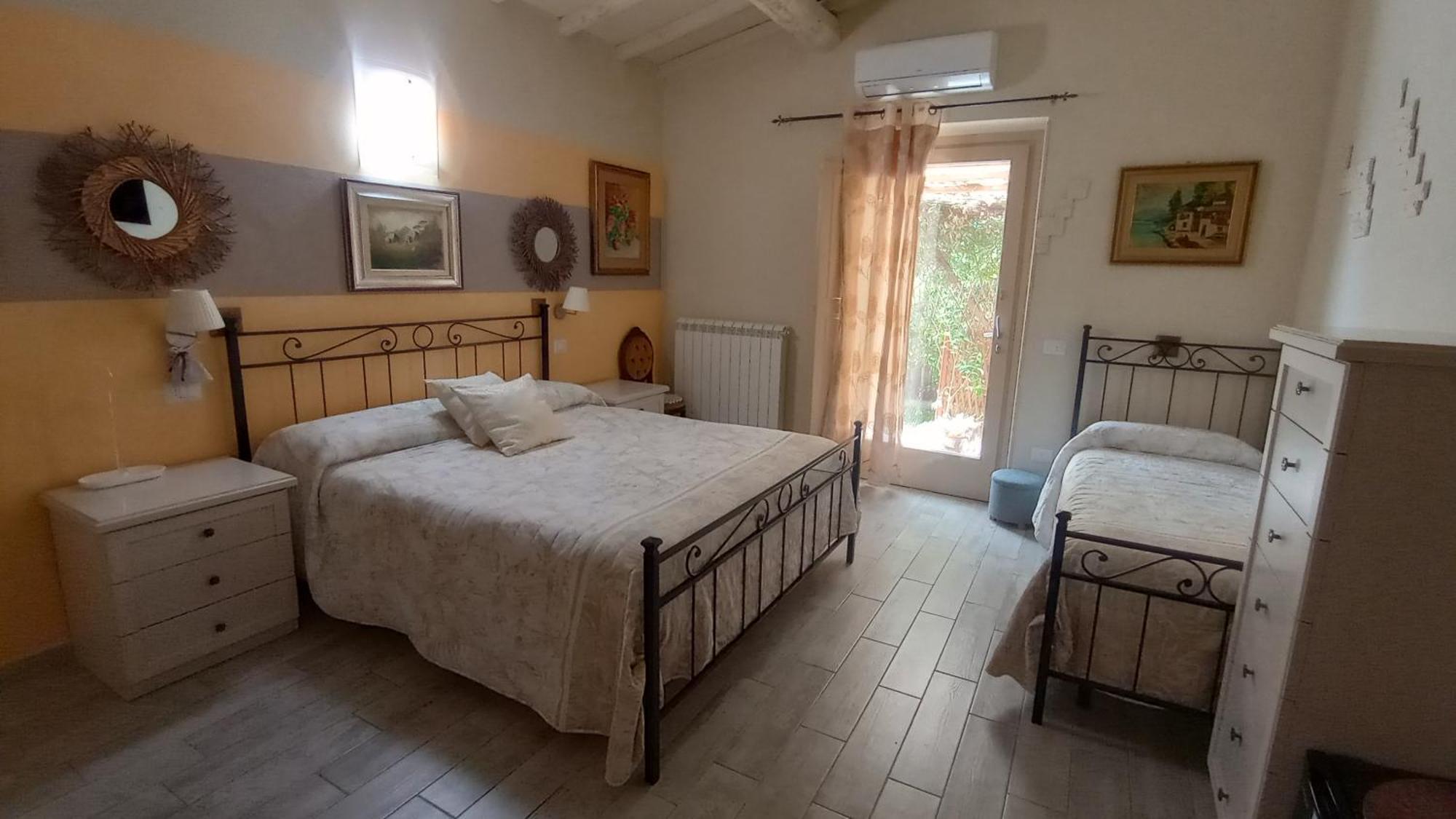 Il Lavandeto - Farmhouse In The City Сиена Екстериор снимка