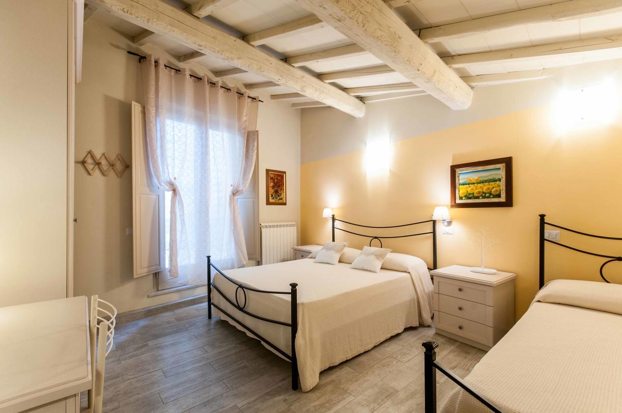 Il Lavandeto - Farmhouse In The City Сиена Екстериор снимка